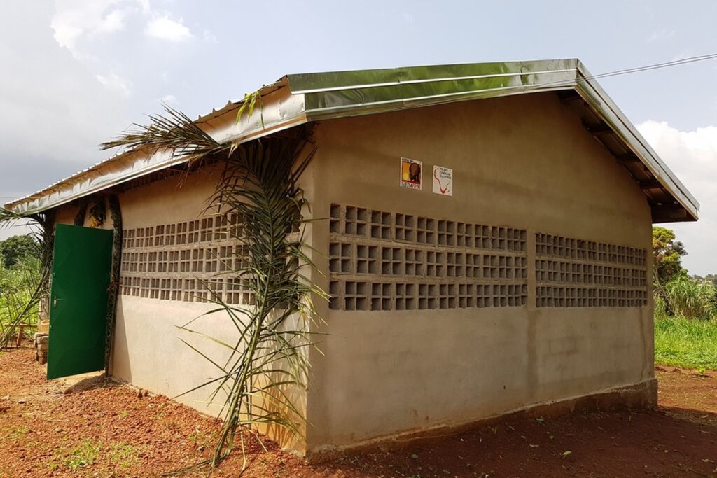 Budowa kuchni dla szkoły w Abong-Mbang (Kamerun)