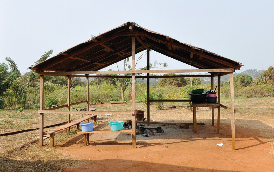 Budowa kuchni dla szkoły w Abong-Mbang (Kamerun)