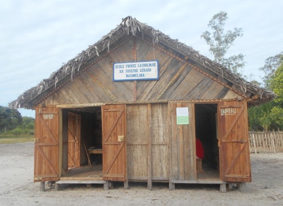 Agregat prądotwórczy dla szkoły podstawowej w Masomeloka (Madagaskar)
