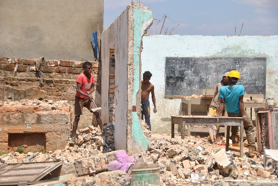 Ciężarówka dla Centrum Dzieci Ulicy w Antananarivo (Madagaskar)
