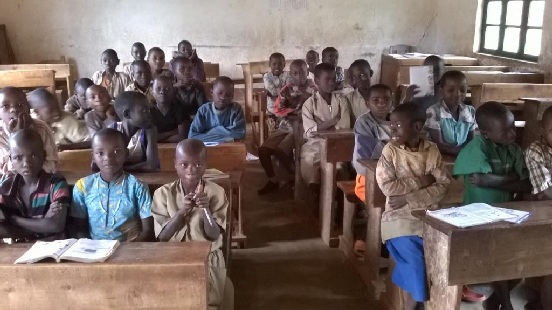 Instalacja dwóch cystern dla ludności w Gatarze (Burundi)