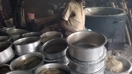 Instalacja dwóch cystern dla ludności w Gatarze (Burundi)