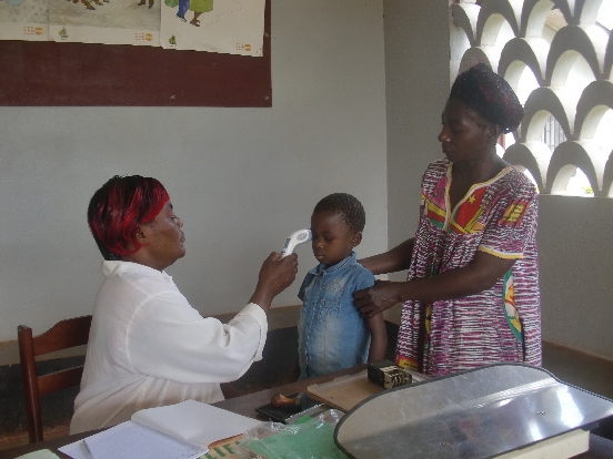 Zakup mleka dla 20 matek seropozytywnych w Essengu (Kamerun)