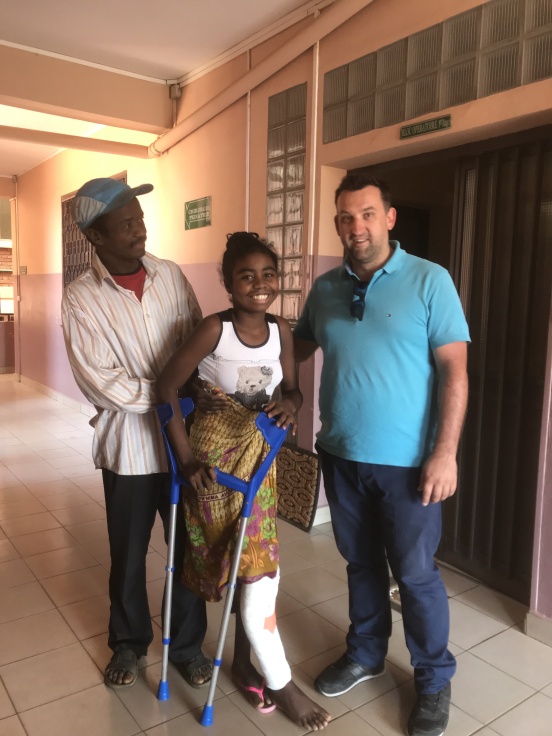 Zakup instrumentarium chirurgicznego dla szpitala w Antsirabe (Madagaskar)