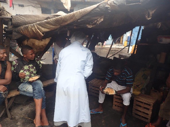 Naprawa kuchni w centralnym więzieniu w Bafoussam (Kamerun)