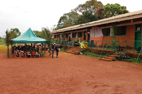 Budowa pawilonu wielofunkcyjnego w szkole w Abong-Mbang (Kamerun)