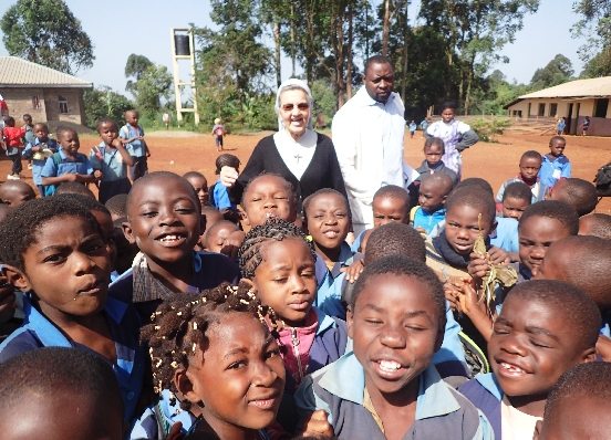 Sala komputerowa dla uczniów w Ndiembou (Kamerun)