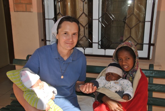 Fibroskop i mammograf dla szpitala w Antsirabe (Madagaskar)
