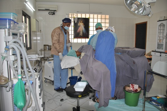 Fibroskop i mammograf dla szpitala w Antsirabe (Madagaskar)