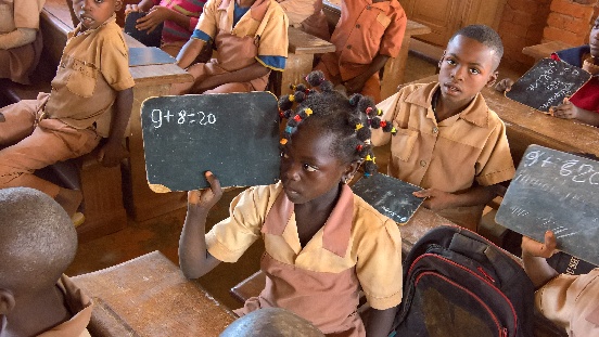 Pomoc szkole w Essiengbot (Kamerun)