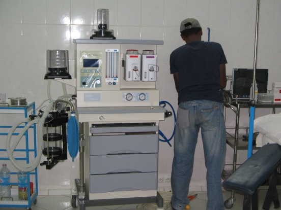 Dwa urządzenia do znieczulenia ogólnego dla szpitala w Antsirabe (Madagaskar)
