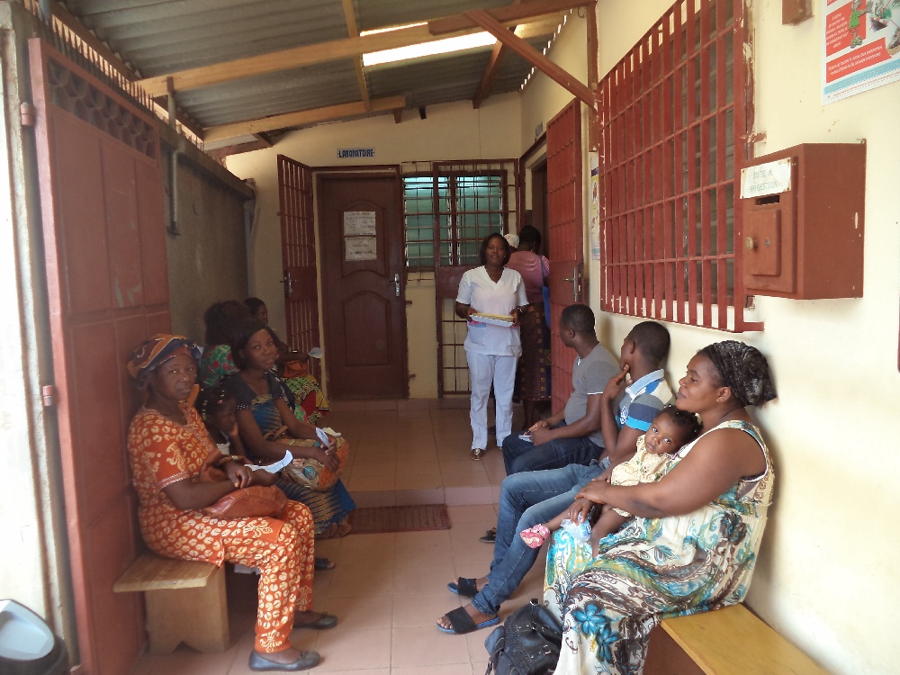 Przenośne USG ratuje życie i zdrowie kobiet w Lome (Togo)