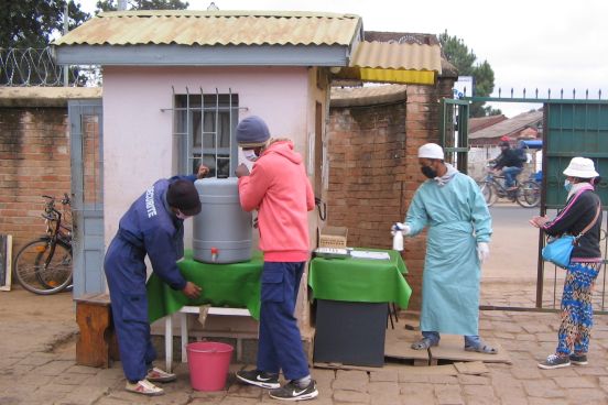 Pomoc szpitalowi w Antsirabe w epidemii (Madagskar)