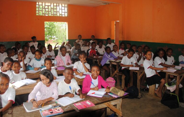 Edukacja i utrzymanie dzieci na Madagaskarze