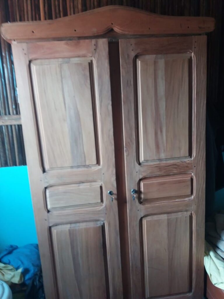 Wyposażenie budynku na fermie edukacyjnej w Anivorano (Madagaskar)
