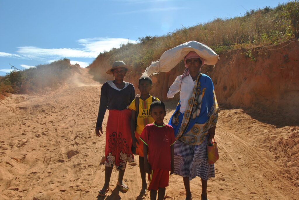 Budowa oddziału dziecięcego szpitala w Mampikony (Madagaskar)