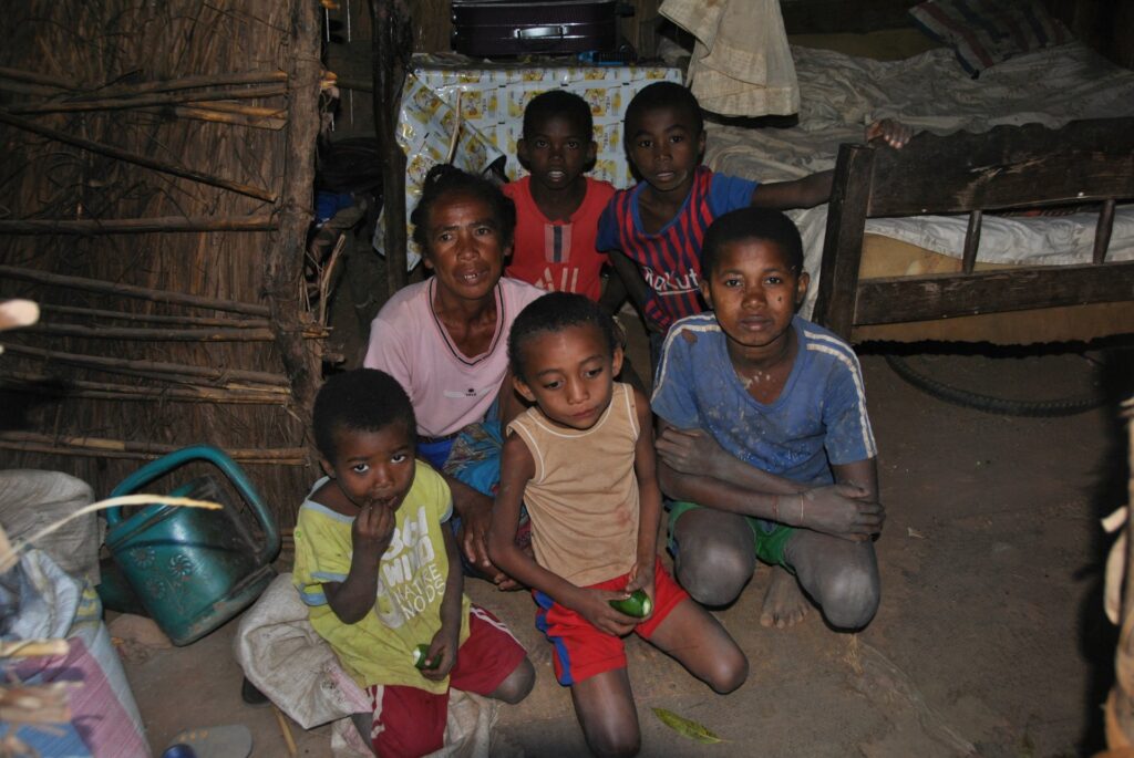 Budowa oddziału dziecięcego szpitala w Mampikony (Madagaskar)