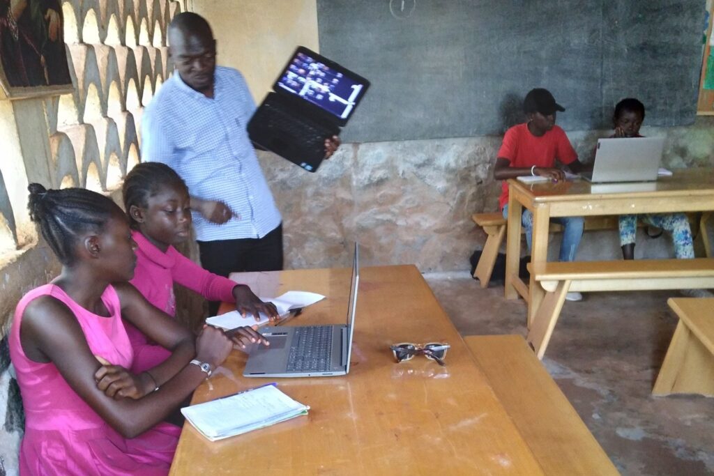 Wsparcie centrum edukacyjnego w Yaounde (Kamerun)