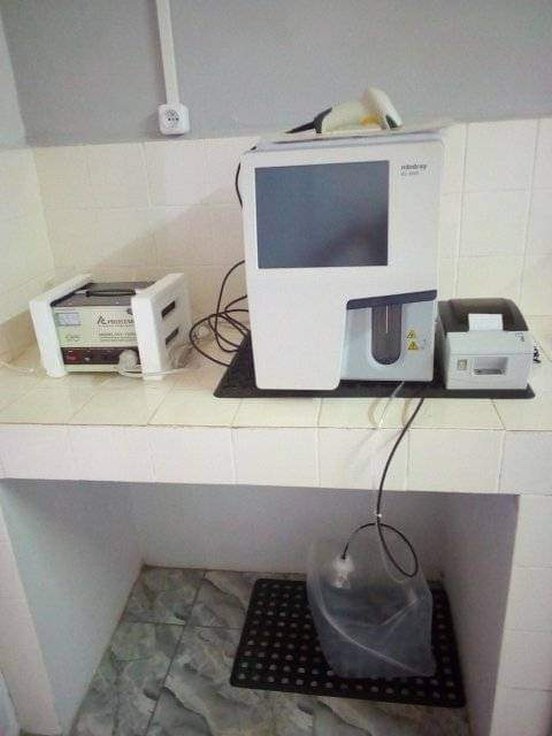 Wyposażenie laboratorium w Marillac – Tolagnaro (Madagaskar)