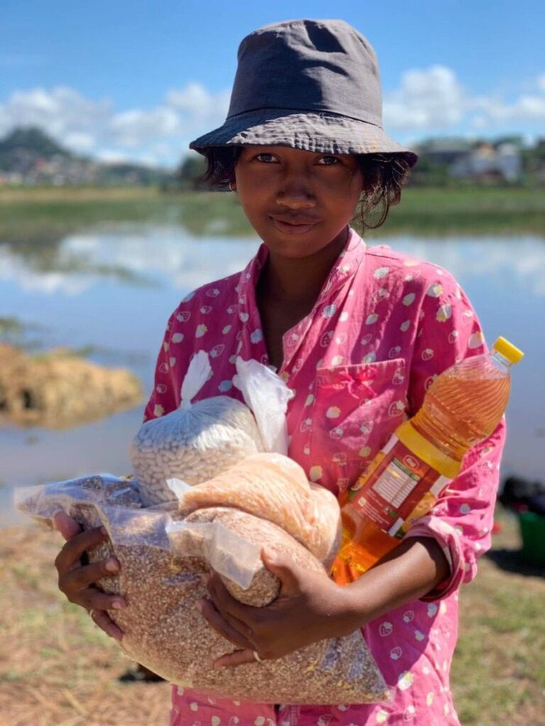 Pomoc powodzianom w Antananarywie (Madagaskar)