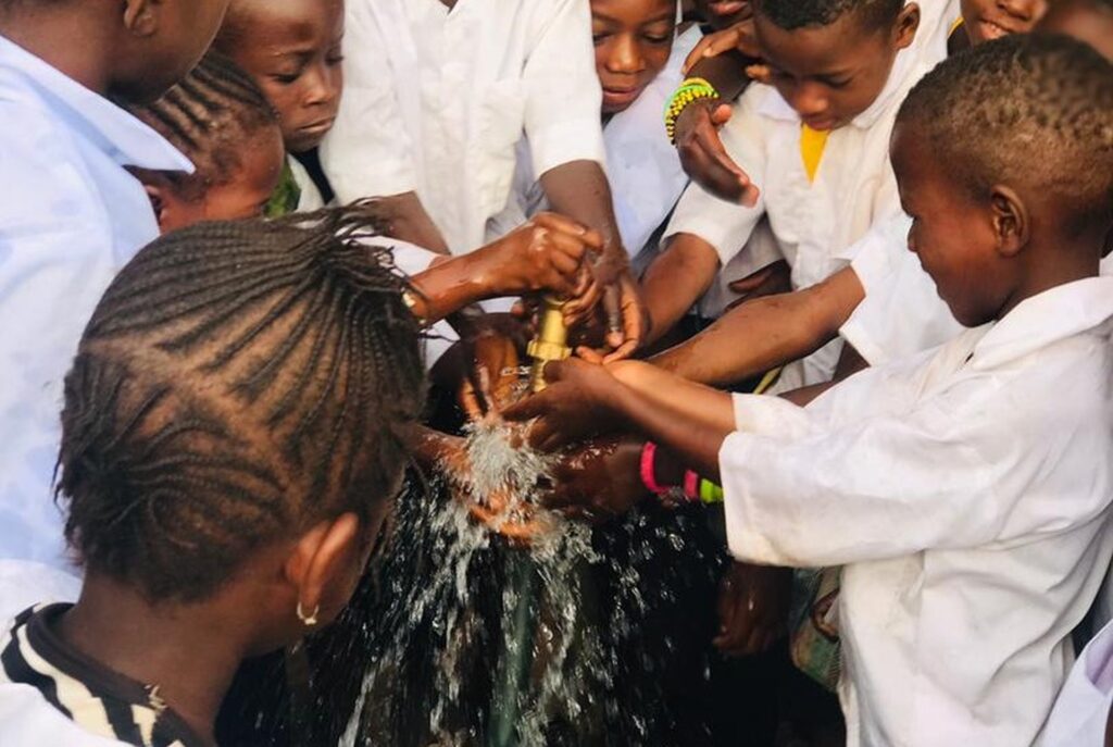 Instalacja wodna i sanitariaty w Charmen (Gambia)