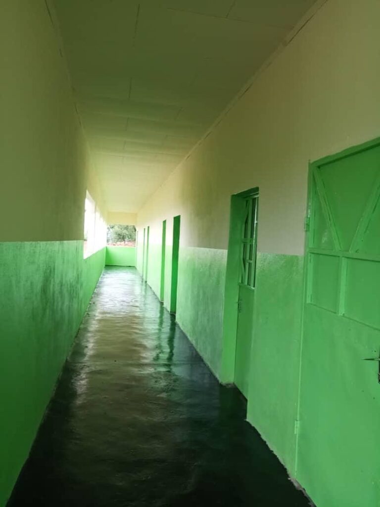 Wykończenie ośrodka zdrowia w Madingring (Kamerun)