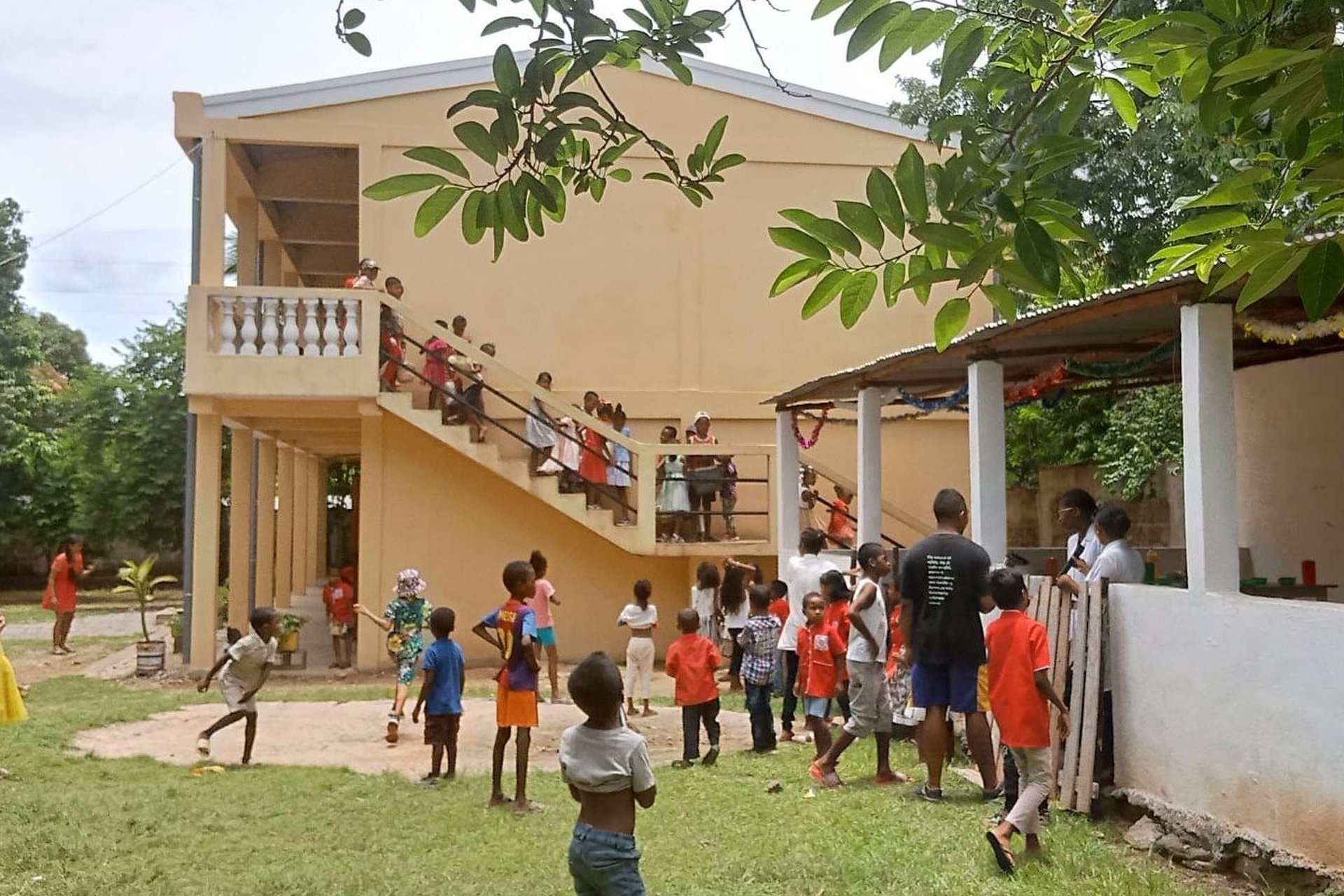 Stworzenie stanowiska pracy w Mampikony (Madagaskar)