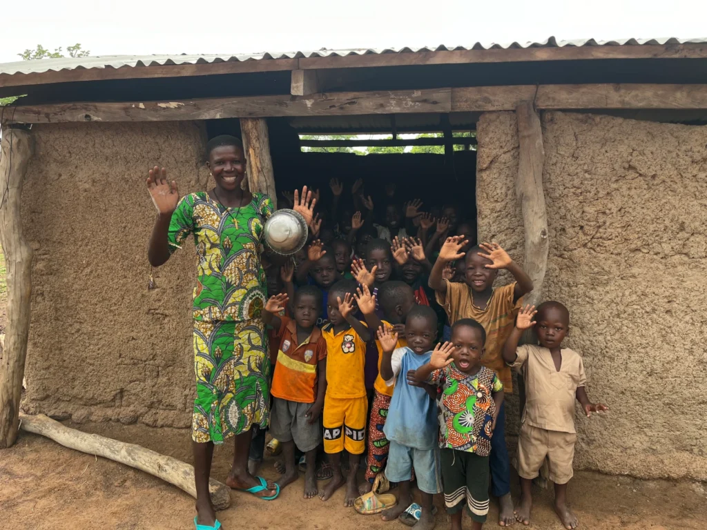 Montaż studni głębinowej dla szkoły podstawowej i przedszkola we wiosce Sinewota (Togo)